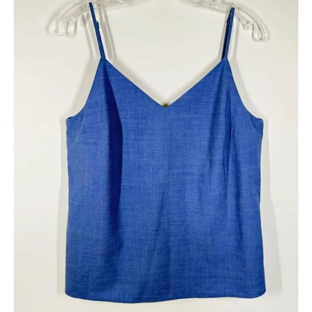 001 --- Banana Republic blue tank top size medium NWOT